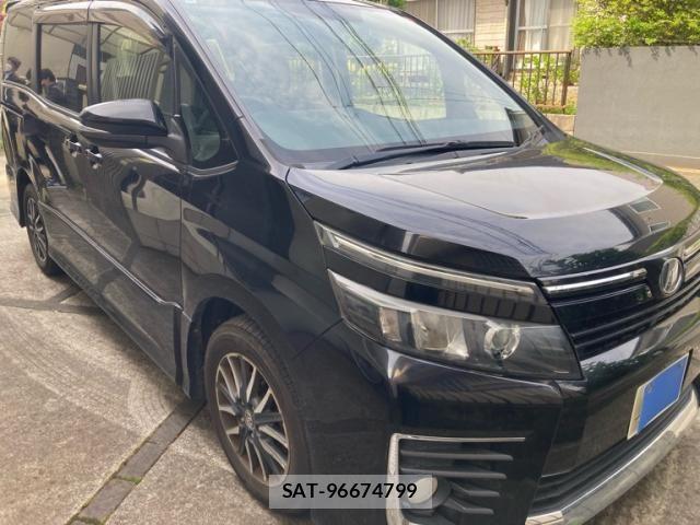 Toyota VOXY 2014-10 7226876-1