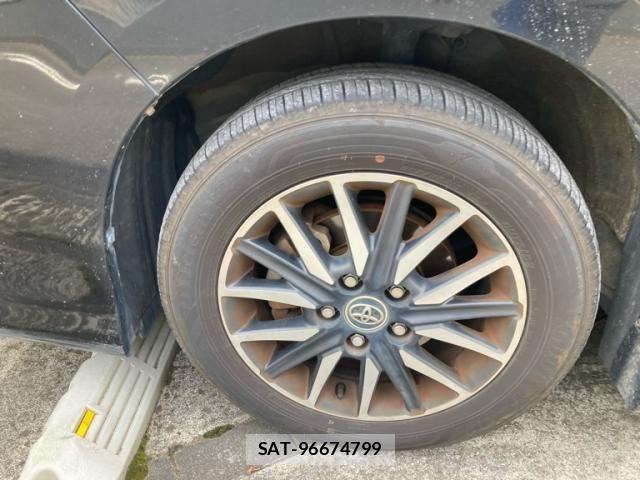 Toyota VOXY 2014-10 7226876-7