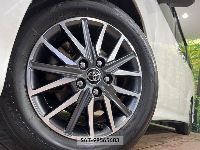 Toyota VOXY 2014-11 7226879-13