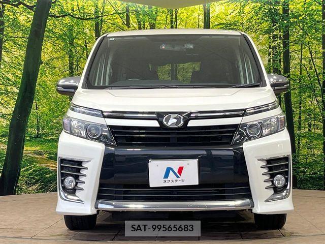 Toyota VOXY 2014-11 7226879-14