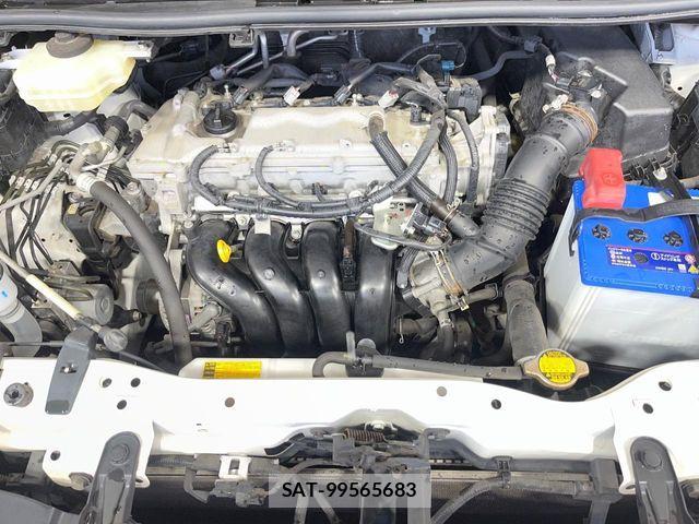 Toyota VOXY 2014-11 7226879-18