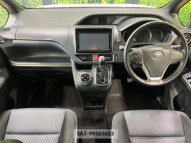 Toyota VOXY 2014-11 7226879-1