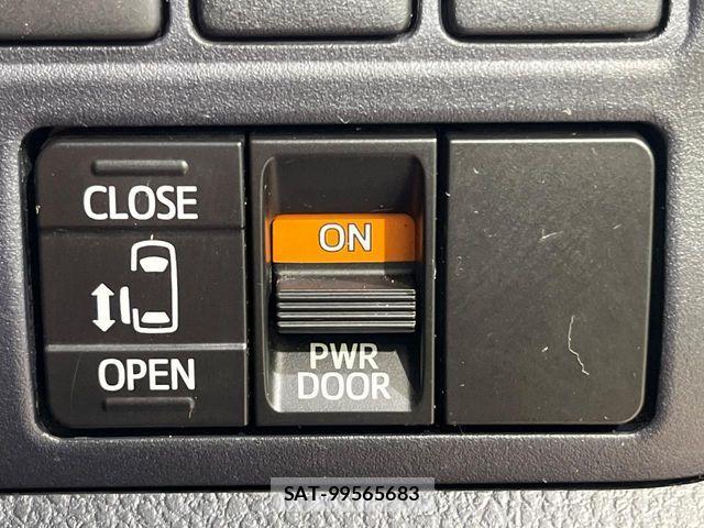Toyota VOXY 2014-11 7226879-5