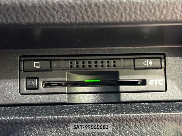 Toyota VOXY 2014-11 7226879-6