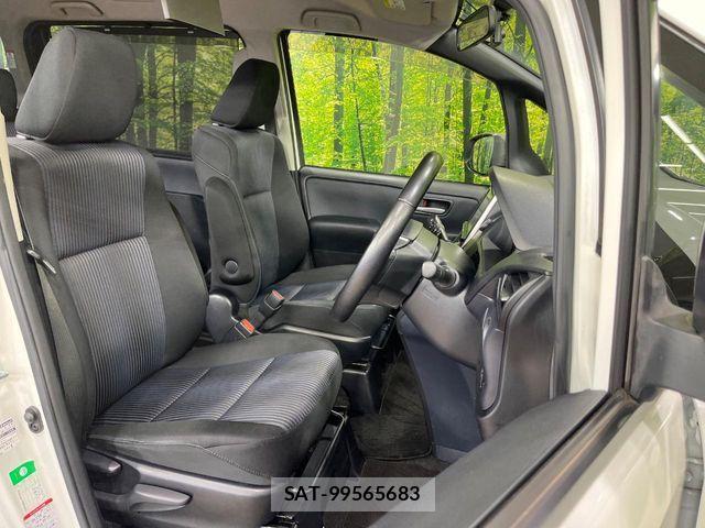 Toyota VOXY 2014-11 7226879-7