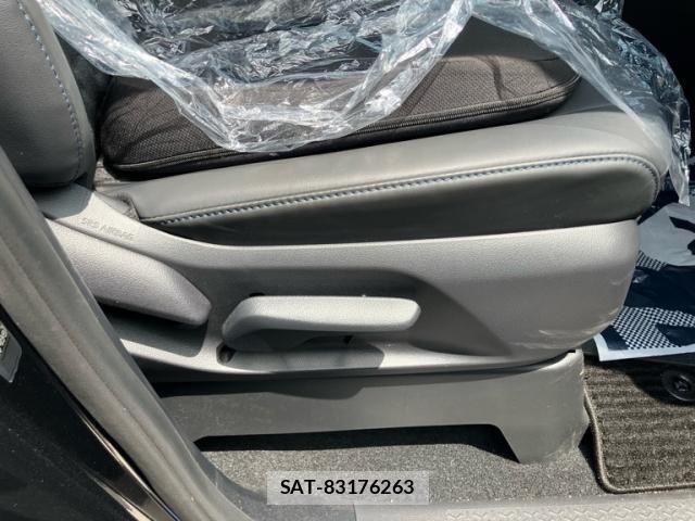 Toyota VOXY 2026-01 7226997-17