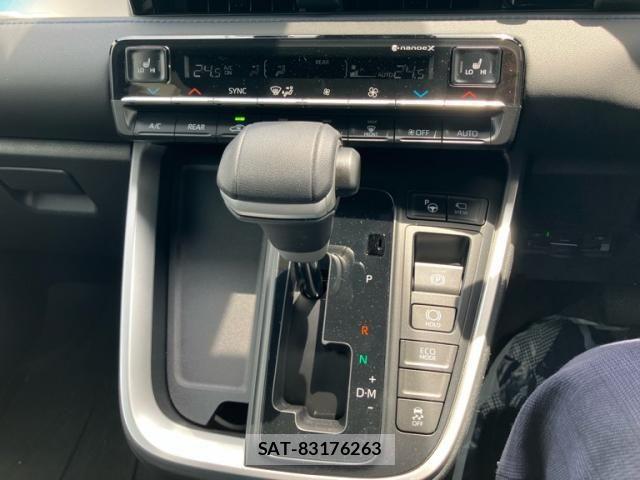 Toyota VOXY 2026-01 7226997-22