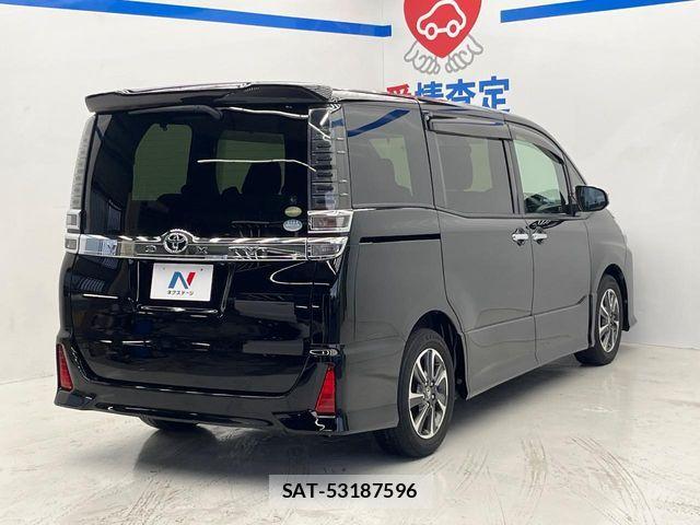 Toyota VOXY 2018-12 7226930-17