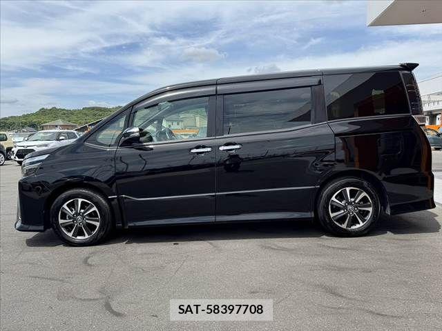 Toyota VOXY 2019-07 7226935-11