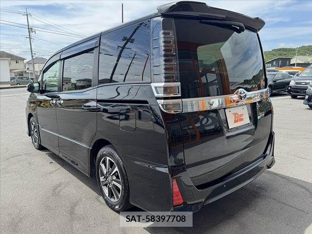 Toyota VOXY 2019-07 7226935-12