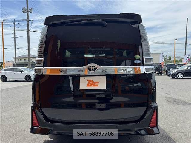 Toyota VOXY 2019-07 7226935-13