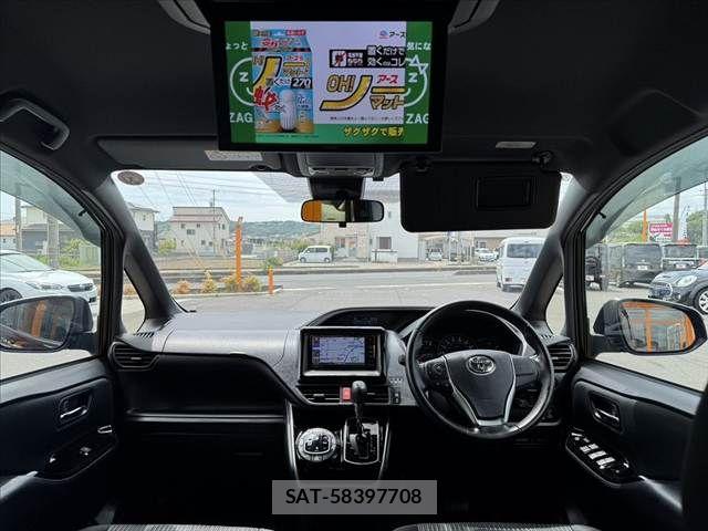 Toyota VOXY 2019-07 7226935-1