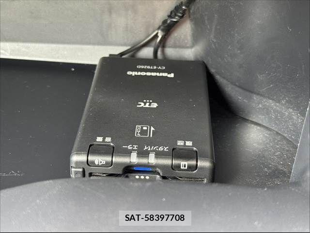 Toyota VOXY 2019-07 7226935-27