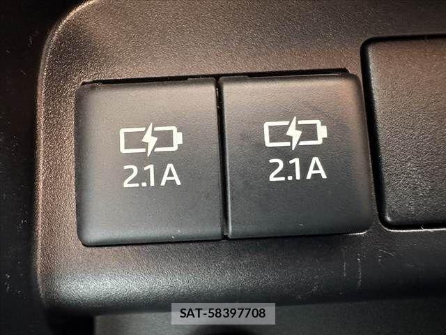 Toyota VOXY 2019-07 7226935-28