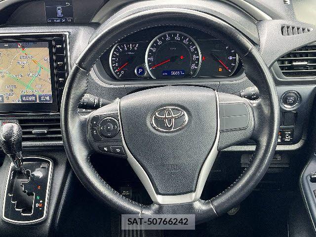 Toyota VOXY 2016-03 7226892-13