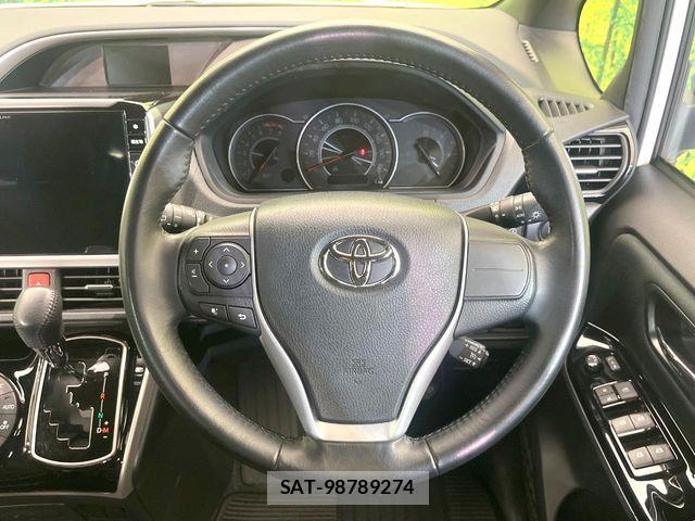 Toyota VOXY 2020-04 7226941-11
