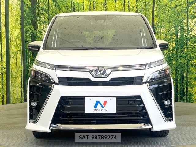 Toyota VOXY 2020-04 7226941-14