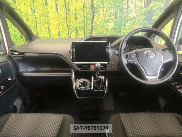 Toyota VOXY 2020-04 7226941-1