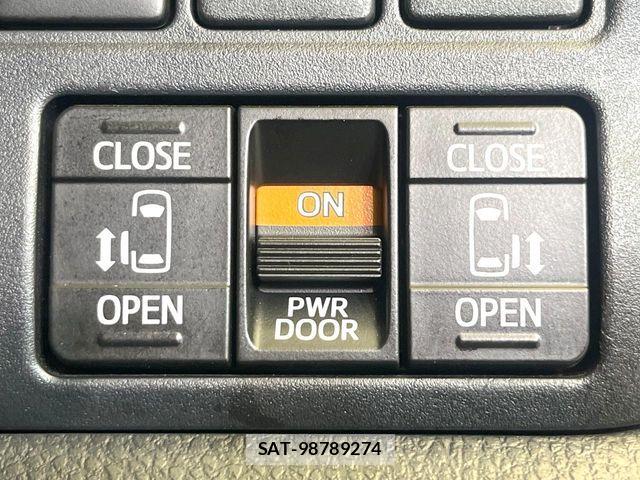 Toyota VOXY 2020-04 7226941-6