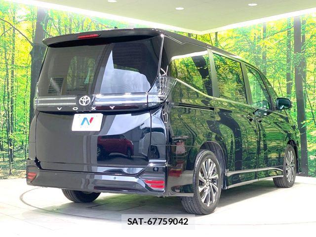 Toyota VOXY 2024-02 7226994-17