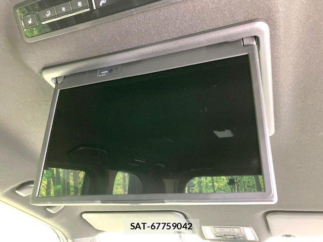 Toyota VOXY 2024-02 7226994-3