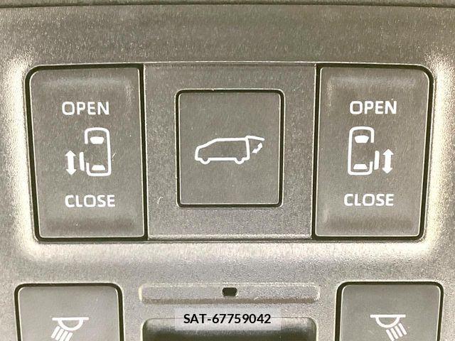 Toyota VOXY 2024-02 7226994-5