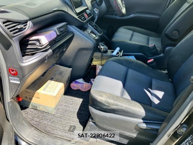 Toyota VOXY 2015-04 7226881-12