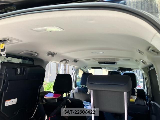 Toyota VOXY 2015-04 7226881-14