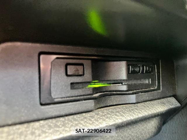 Toyota VOXY 2015-04 7226881-22