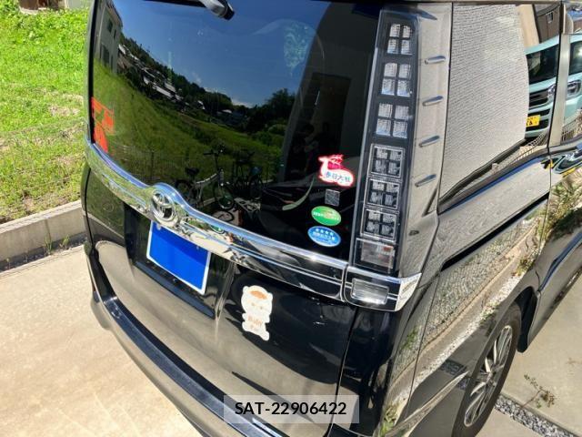 Toyota VOXY 2015-04 7226881-3