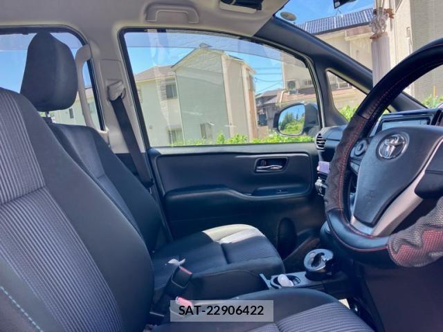 Toyota VOXY 2015-04 7226881-8