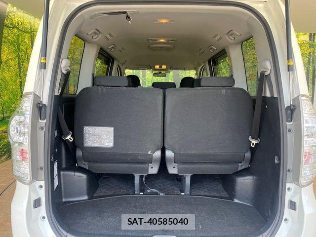 Toyota VOXY 2012-01 7226863-10