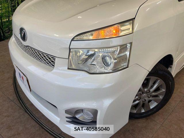 Toyota VOXY 2012-01 7226863-12