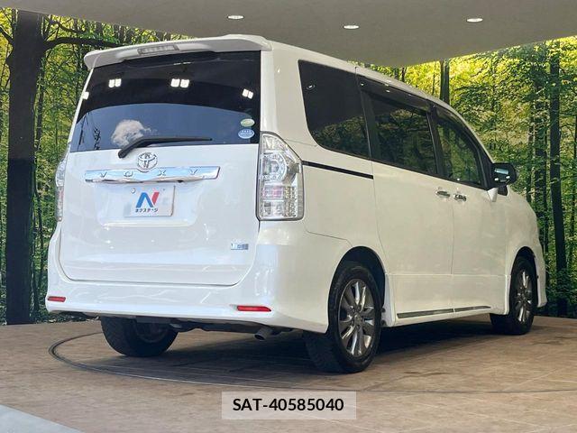 Toyota VOXY 2012-01 7226863-17
