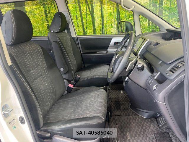 Toyota VOXY 2012-01 7226863-7