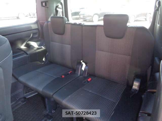 Toyota VOXY 2017-11 7226916-15
