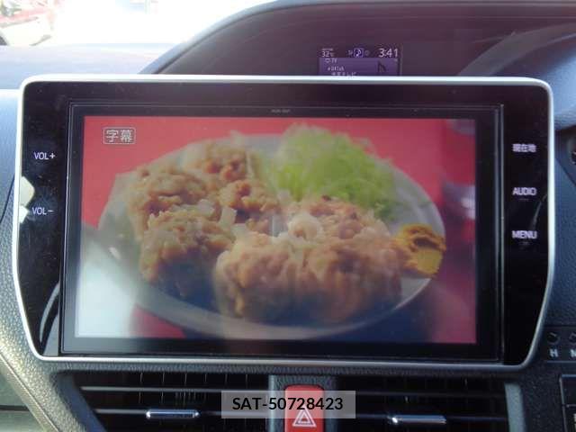 Toyota VOXY 2017-11 7226916-18