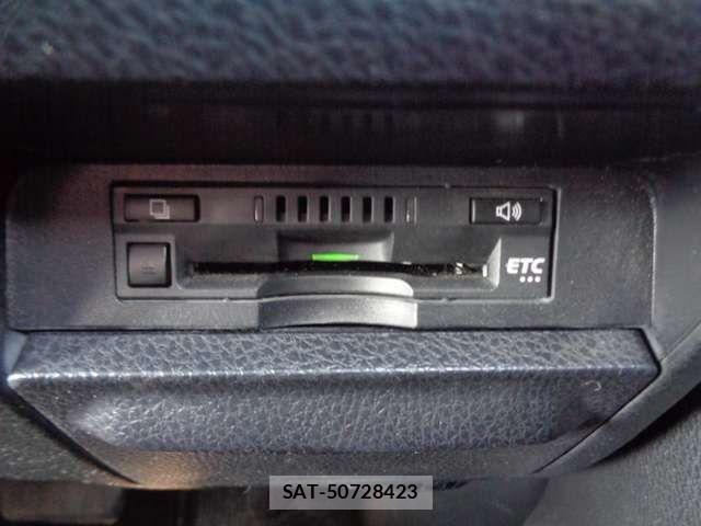 Toyota VOXY 2017-11 7226916-19