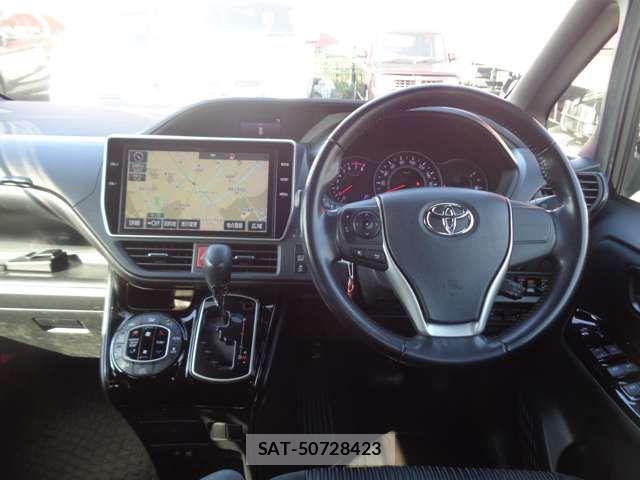 Toyota VOXY 2017-11 7226916-2