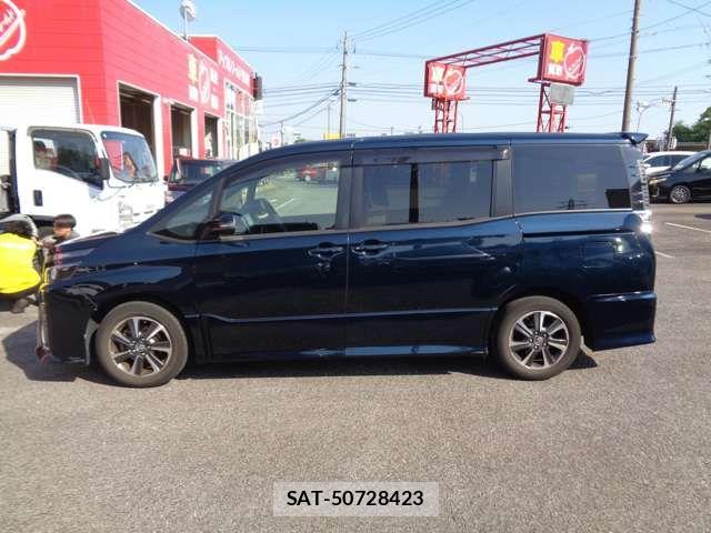 Toyota VOXY 2017-11 7226916-8