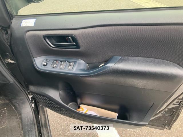 Toyota VOXY 2015-11 7226888-11