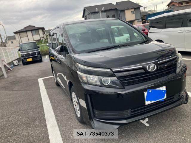 Toyota VOXY 2015-11 7226888-2