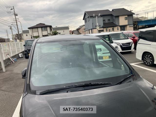 Toyota VOXY 2015-11 7226888-3