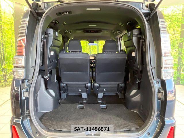 Toyota VOXY 2017-12 7226915-9