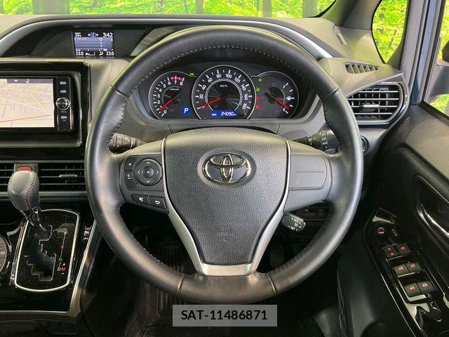 Toyota VOXY 2017-12 7226915-10
