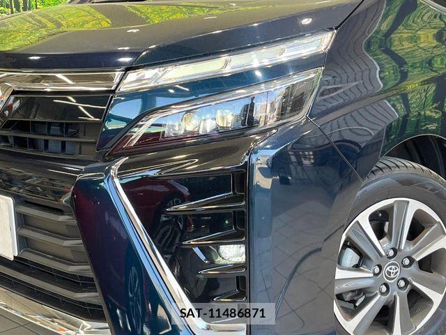 Toyota VOXY 2017-12 7226915-11