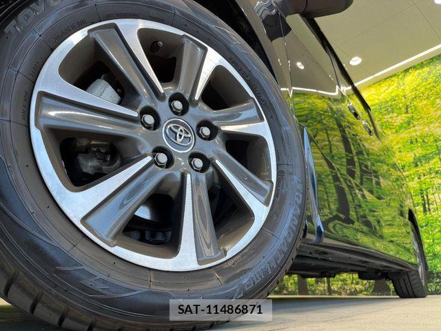 Toyota VOXY 2017-12 7226915-12