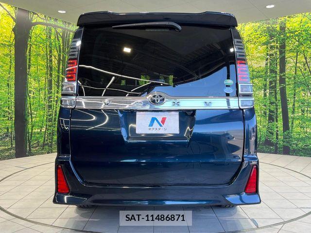 Toyota VOXY 2017-12 7226915-14