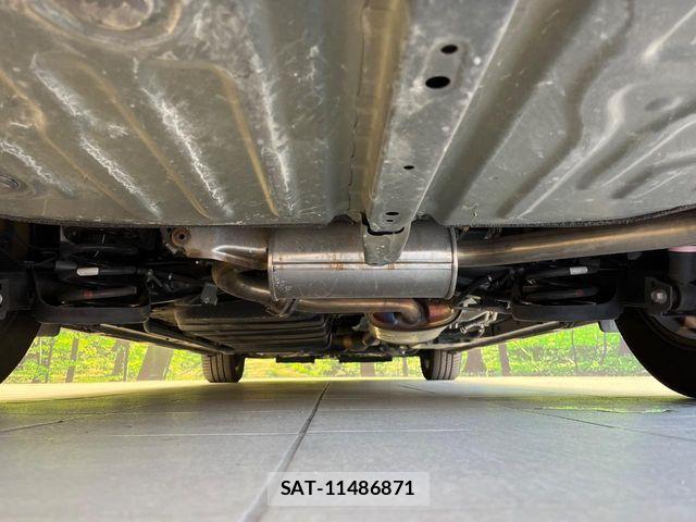 Toyota VOXY 2017-12 7226915-18
