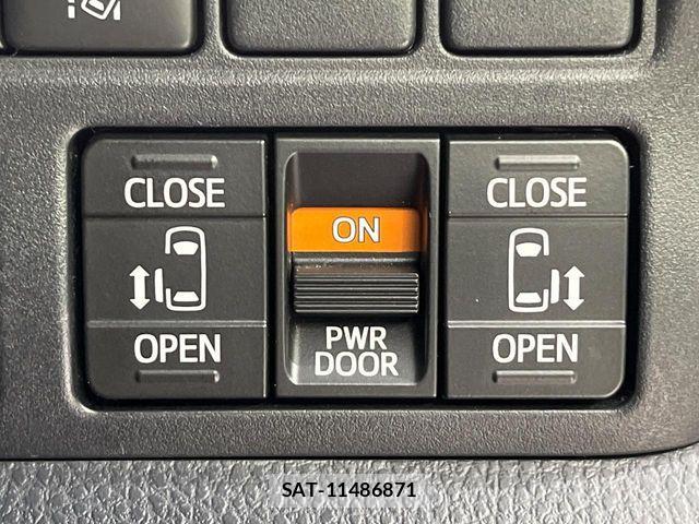 Toyota VOXY 2017-12 7226915-5
